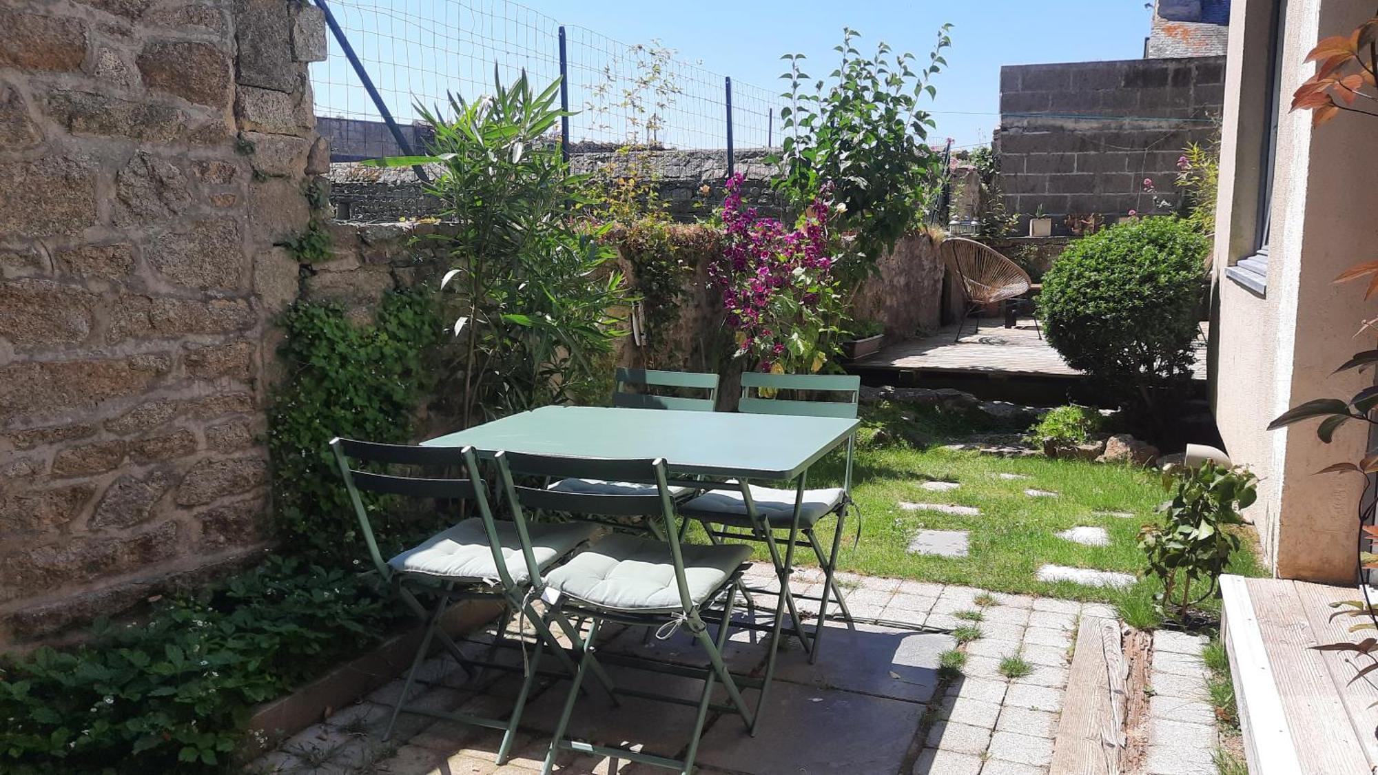 Le Duclos, Appartement Rez-De-Jardin Dinan Centre Eksteriør bilde